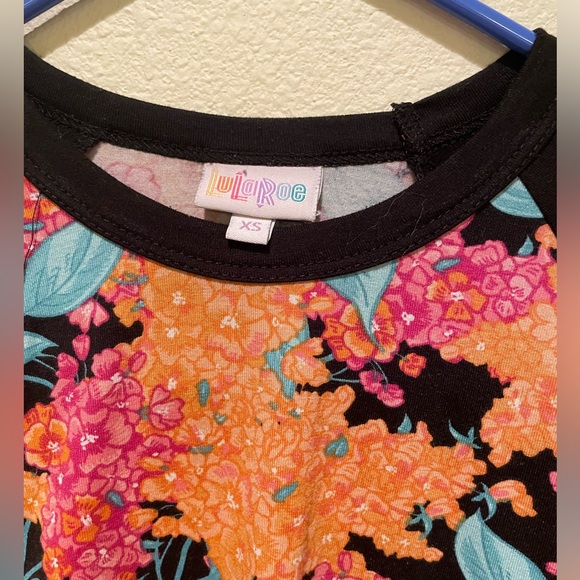 Lularoe   |  Randy Tee - Picture 2 of 4